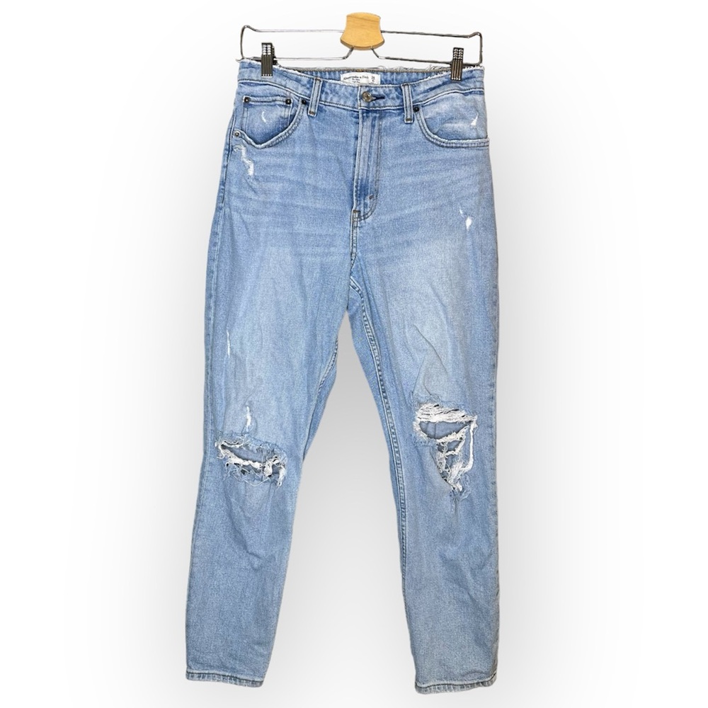 Abercrombie and Fitch The Mom High Rise Curve Love Distressed size 28 Regular